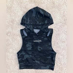 ALPHALETE -Black crop top hoodie